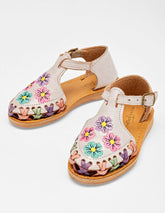 Mora Tierra Sandalia para niña